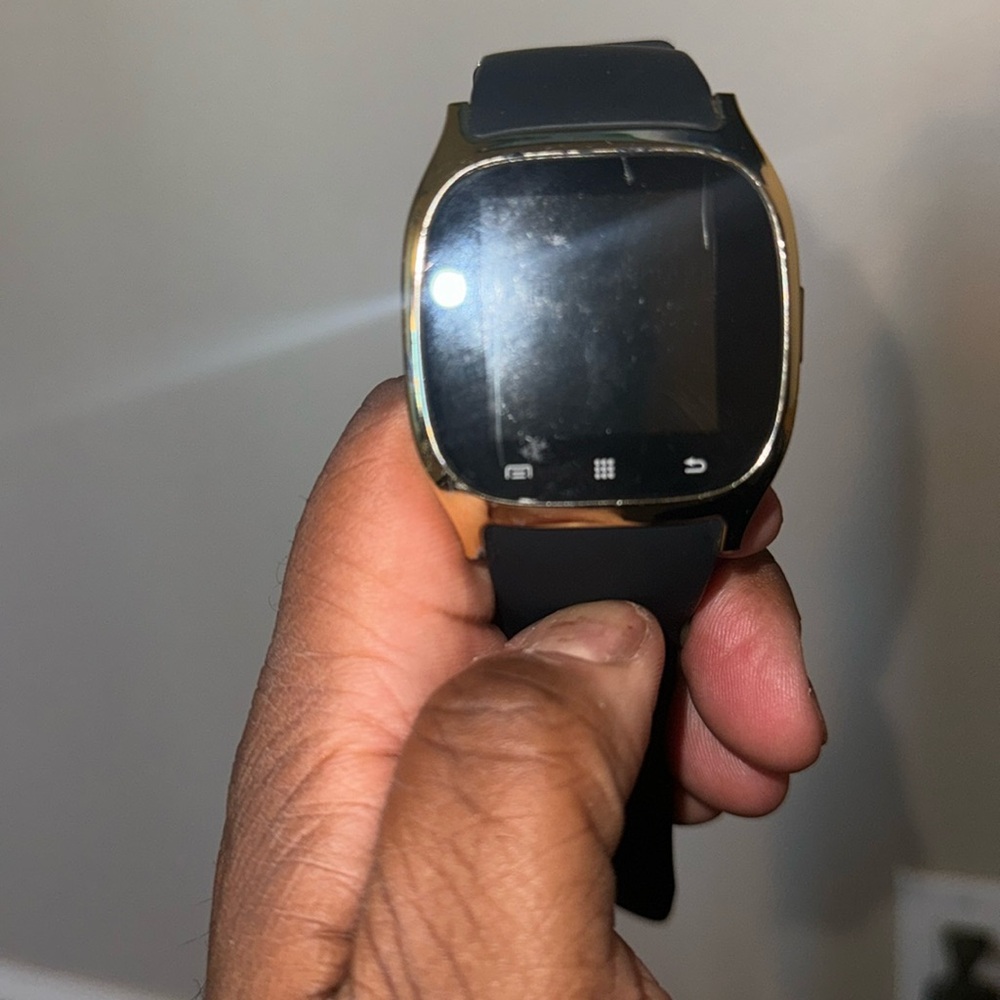 i Touch Gold Unisex Smart Watch 9.5 Silcone Band